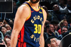 Curry guida i Warriors al successo sui Bulls 131-106