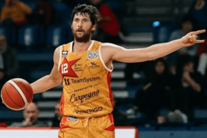 Pesaro di forza contro Milano a +27