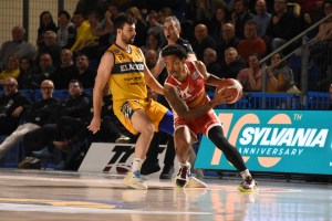 Pesaro spegne le speranze di Vigevano: Imbrò e Ahmad dominano al Pala ELAchem