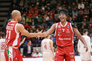 L’Olimpia gioca e vince di squadra, battuta Trieste 87-74