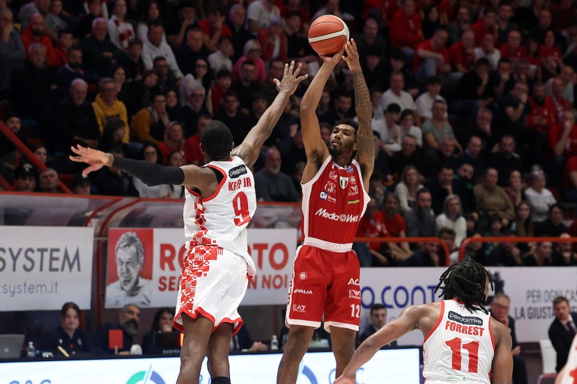 Armoni Brooks milano