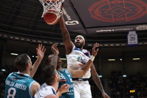 La Fortitudo sconfigge Cantù con un gran secondo tempo, continua la serie positiva