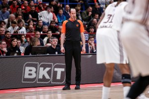 Olimpia Milano-Olympiacos: i tre arbitri ancora protagonisti nel Round 19