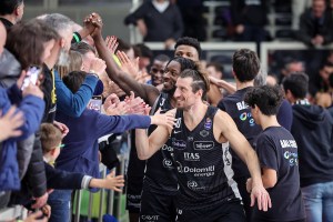 Trento, l’Adige titola: “Aquila, serve il grande finale”