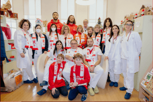 We CaRE: la UNAHOTELS Reggio Emilia in visita al reparto di Pediatria del Santa Maria Nuova
