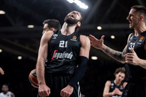 Virtus Bologna, il saluto a Toko Shengelia