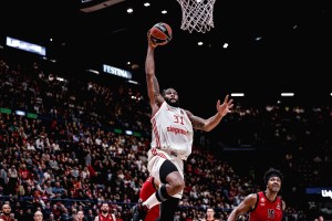 Booker’s Injury Casts Shadow Ahead of Bayern’s Clash with Milano