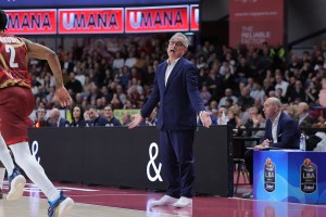 Napoli, Valli dopo la vittoria sulla Virtus: “Energia positiva, ma guai a distrarsi”