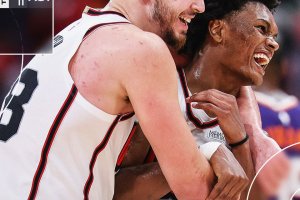 Thompson in tripla doppia, i Rockets rimontano e battono i Suns 119-111
