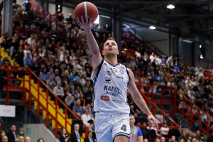 Napoli Basket, contro la Germani Brescia il miglior Kevin Pangos della stagione