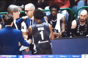 Derthona-Virtus Bologna, Walter De Raffaele entra in campo