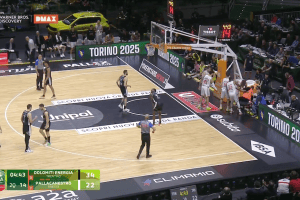 Trento-Trieste, Jayce Johnson travolge il cameraman