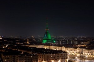 Una proiezione luminosa sulla Mole Antonelliana per omaggiare la Frecciarossa Final Eight 2025