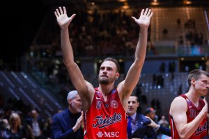 Pallacanestro Trieste, smentito l’addio di Deangeli. Mercato in stand-by