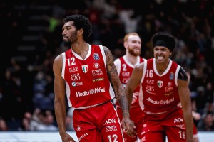 Brooks si infiamma e risponde a Macura, Milano rimonta dal -16 e batte Treviso 90-80