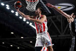 Filip Petrušev lascia l’Olympiacos: giocherà a Dubai, pagherà lui la clausola
