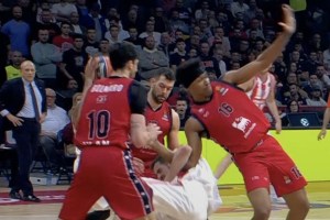Scontro Kalinic-LeDay: il contatto che fa discutere
