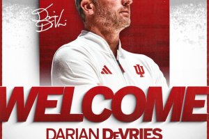 Indiana Hoosiers hire Darian DeVries as new head coach