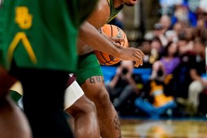 Edgecombe e Baylor resistono a Mississippi State: 75-72 e secondo turno raggiunto