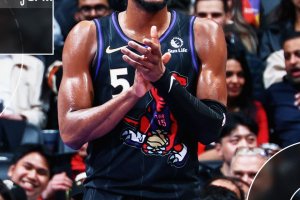 24+12 di Poeltl, i Raptors battono gli Hornets