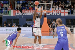 Potts infallibile da lontano, l’Urania vola e supera nettamente Verona 74-58