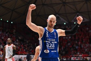 Miro Bilan monumentale, dominio Brescia a Pistoia