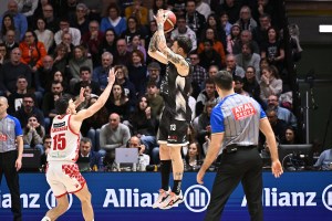 Derthona domina e resta agganciata a Trieste, Pistoia mai in partita