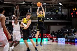 BCL: L’UNAHOTELS Reggio Emilia dura 35 minuti, vince Tenerife con super Kramer