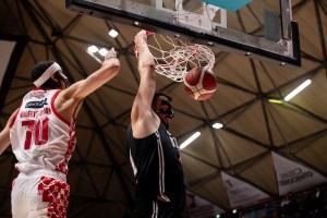Virtus Bologna, c’è un nuovo supereroe in circolazione: BatmAnte Zizic. Il post social