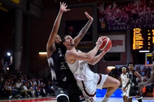 Antonini a coach Repesa: Dobbiamo provarci in ogni modo sino alla fine. Io ci credo e tu?