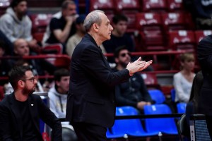 Messina colpito da emicrania, non sarà in campo nel secondo tempo di Milano-Pistoia