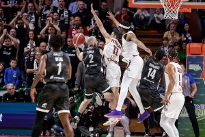 Derthona Basket, mano pesante dal Giudice Sportivo dopo il ko con Trapani