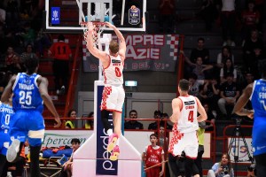 Pistoia Basket 2000, la resa continua: Sassari dilaga