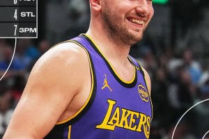 Doncic segna 45 al ritorno a Dallas, i Lakers battono i Mavs 112-97 e vanno ai playoff