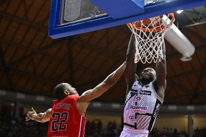 L’Aquila si impone a Trieste e vola ai playoff