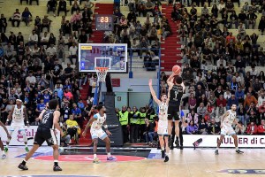 Aquila Trento, fenomeno Quinn Ellis! La vince così al PalaRadi