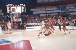 “Antisportivo tutta la vita”. L’episodio nel finale di Reyer Venezia-Pistoia Basket 2000