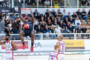 L’Aquila Trento verso Gara 2, Mawugbe: “Concentrati sulla prossima, orgoglioso dei nostri tifosi”