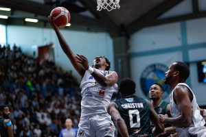 Vanoli generosa, Tortona padrona del match