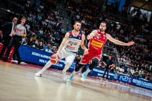 La Fortitudo vola ai playoff, il sogno di Pesaro si infrange al Paladozza