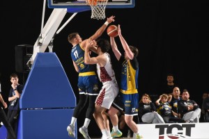 Vigevano risponde col cuore: rimonta su Livorno e serie riaperta