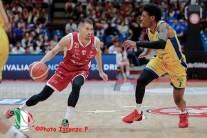 La Gazzetta dello Sport titola: Milano quinta, pesca Trento. Con Bologna solo in semifinale