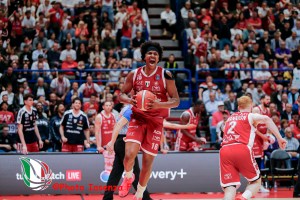 L’Olimpia cambia faccia a Milano, netta prova di forza e Trento si arrende 107-79