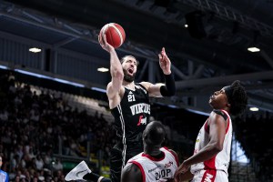 LeDay trema, Shengelia no. Gara-1 è della Virtus, Milano punita