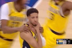 Haliburton sends Game 1 to OT at the buzzer, Pacers stun Knicks in New York
