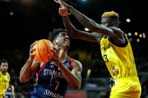 Yokohama B-Corsairs keeps Damian Inglis and coach Lassi Tuovi