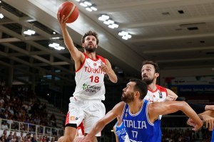 Türk Telekom reportedly to sign Doğuş Özdemiroğlu