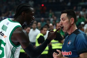 L’Olympiacos presenta reclamo contro Kendrick Nunn: “Ha tentato di colpire l’arbitro durante Gara 3”