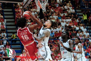 La Gazzetta dello Sport titola: “Stavolta è festa Virtus: Shengelia da urlo, l’Olimpia crolla”