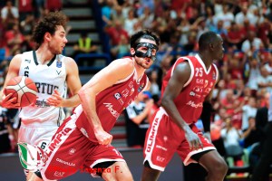 QS: Nel segno di Armani. Olimpia avanti senza il Re